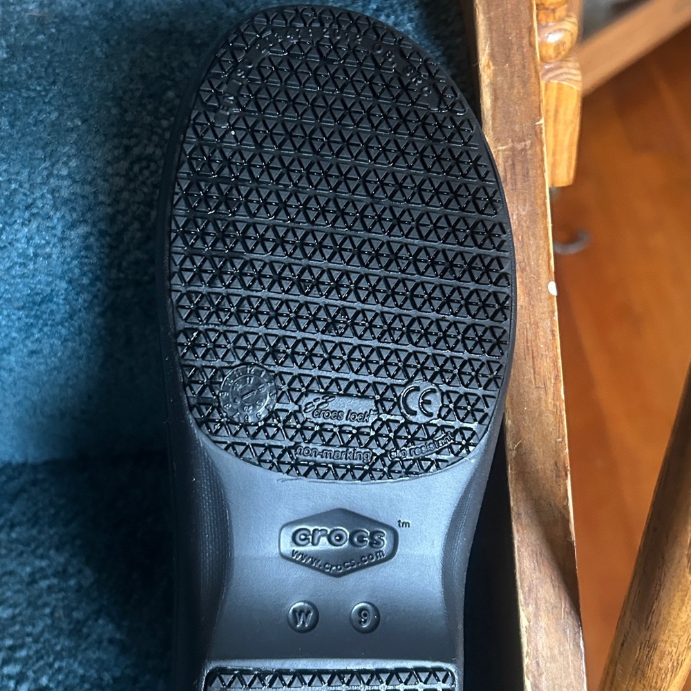 CROCS Black Women's Shoes - Picture 4 of 5